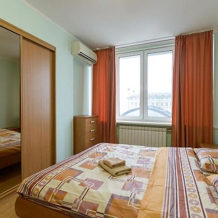 Апартаменти 3-Кімнатні Поруч З М. Театральна Kiev Extérieur photo
